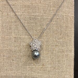 Lustrous Silver Pearl Pendant Necklace